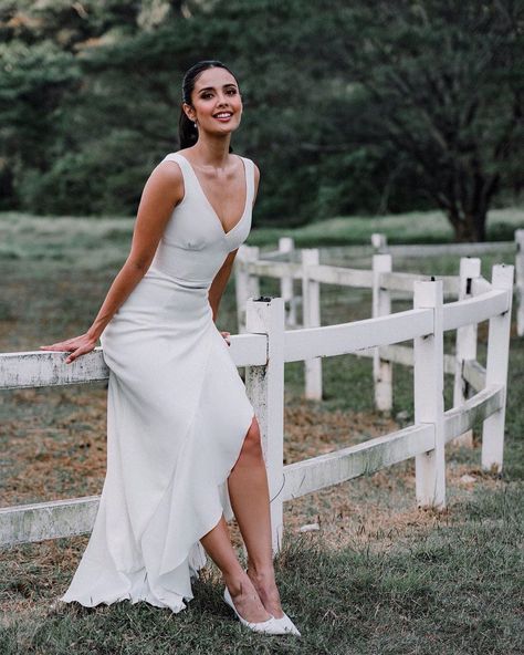 73.3k Likes, 129 Comments - Megan Young (@meganbata) on Instagram: “The first time I wore a dress by Boom Sason was in 2013 for my homecoming parade. The very moment I…” Megan Young Wedding, Mikael Daez, Modern Destination Wedding, Prenup Shoot, Megan Young, Bridal Car, Young Wedding, Homecoming Parade, Annecy France