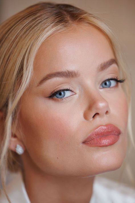 Portofino Wedding, Bridal Makeup For Blue Eyes, Natural Eyeshadow Looks, Make Up Sposa, Timeless Makeup, Frida Aasen, Wedding Makeup Tutorial, Bridal Makeup Natural, Makeup For Blondes