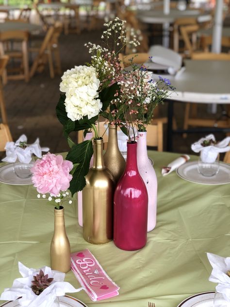 Cheers To Love Bridal Shower Ideas, Winery Shower Ideas, Wine Bridal Shower Ideas, Vino Before Vows Bridal Shower Decor, Winery Baby Shower Ideas, Vineyard Bridal Shower Ideas, Bridal Shower Winery, Vino Before Vows Bridal Shower Ideas, Wine Bridal Shower Theme