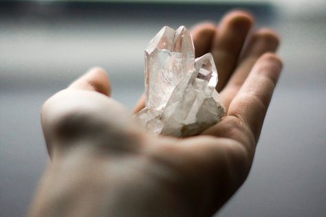 Why Am I So Drawn to Clear Quartz? | Basically Wonderful Pisces Sun Sign, Crystal Meanings, Crystals And Gemstones, Free Images, Reiki, Ritual, Crystal Healing, Zodiac Signs, Astrology