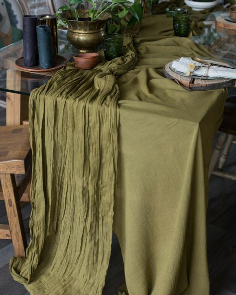 Wedding Green Table Runner, Olive Green Table Runner Wedding, Moss Green Table Cloth Wedding, Olive Table Runner, Biege Table Cloth With Green Runner, Green Gauze Table Runner, Table Decor Boho, Menu Project, Farm Table Wedding