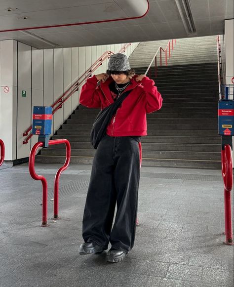 Red Shirt Outfit Men Streetwear, Red Streetwear Outfit Men, Red Windbreaker Outfit, German Street Fashion, Purple And Red Outfit, Red Outfits Men, Windbreaker Outfit Men, Outfit Ideas Men Streetwear, Red Streetwear Outfit