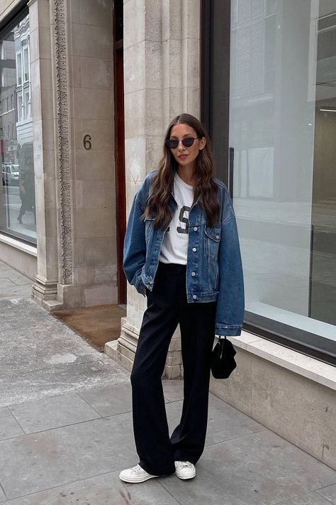 10 Cool Denim-Jacket Outfits That Prove the Staple Is Back | Who What Wear Oversized Denim Jacket Outfit, Spring Outerwear, Moda Denim, Jean Jacket Outfits, Denim Jacket Outfit, Outfit Jeans, 가을 패션, Casual Style Outfits, Mode Inspiration