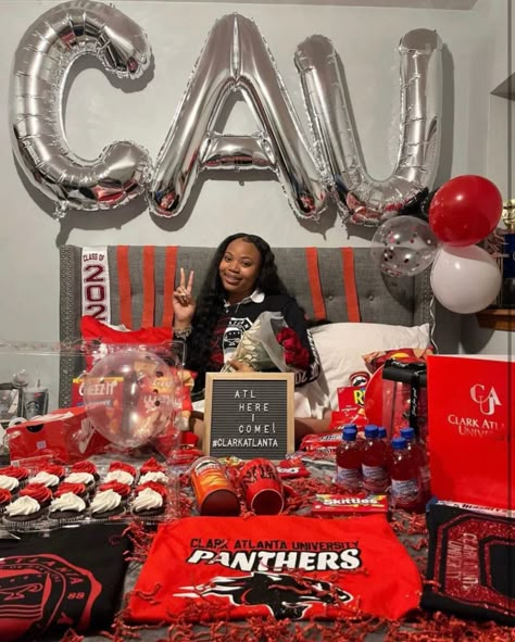 Decision Day Ideas College, Clark Atlanta University Decision Day, Decision Day Photoshoot Ideas, Clark Atlanta University Photoshoot, Decision Day College Pictures, College Acceptance Pictures, College Decision Pictures, Hbcu Dorm Ideas, College Reveal Photoshoot