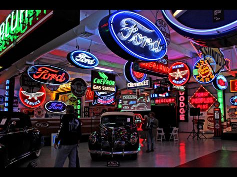 Garage Neon Signs, Neon Room Aesthetic, Monster Garage, Big Sheds, Classic Car Garage, Man Cave Homes, Arcade Room, Garage Loft, Cool Garages