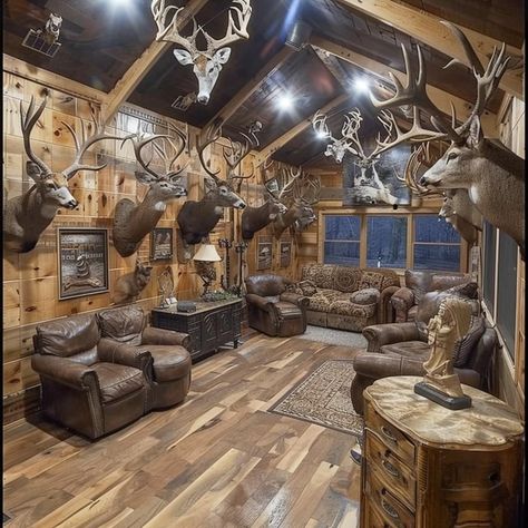 Trophy Rooms Hunting, Hunting Rooms, Hunting Room Design, Hunting Lodge Interiors, Country Man Cave, Western Decorations, Western House, Hunters Cabin, Hunting Lodge Decor