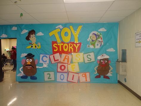 Homecoming Decorations Hallway, Disney Homecoming, School Spirit Ideas Pep Rally, Homecoming Hallways, Preschool Graduation Theme, Toy Story Decorations, Disney Hall, Toy Story Room, Homecoming Decorations