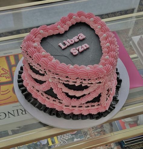 Heart Shaped Libra Cake, Black Libra Cake, October Bday Cake, Libra Bento Cake, Libra Bday Cake, Libra Birthday Ideas, Libra Cake Aesthetic, Y2k Bday Cake, Libra Heart Cake