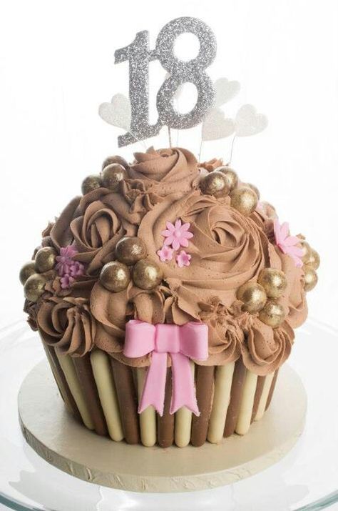 Giant Cupcake with gold Maltesers by MemoryBox Cake Design (see Facebook for details) Cake Decorating Ideas Chocolate, Giant Cupcake Recipes, Chocolate Giant Cupcake, Chocolate Fingers, Ideas For Birthday Cake, Giant Cupcake Cakes, Giant Cake, Big Cupcake, Birthday Cake Decorating Ideas