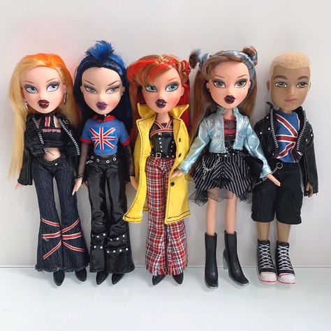 PRETTY N' PUNK Cute Pop Punk Outfits, Punk Rock Barbie Outfit, Pretty N Punk Bratz, Punk Rock Barbie, Bratz Pretty N Punk, Pop Punk Outfits, Bratz Dolls Aesthetic Rock Angelz, Alt Bratz Doll, Bratz Doll