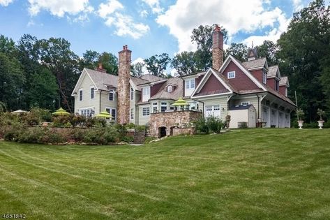 17 Fawn Hill Dr, Morristown, NJ 07960 | realtor.com® Morristown Nj, Noise Levels, Financial Institutions, Estate Agent, New Jersey, The Neighbourhood