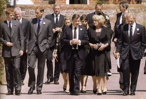 Do wear appropriate mourning clothes for a funeral Rip Twenties, Jordan Photos, White Shirt Men, Knee Skirts, Navy Suit, Lazy Outfits, Duchess Of Cornwall, Adidas Outfit, Casual Work Outfits