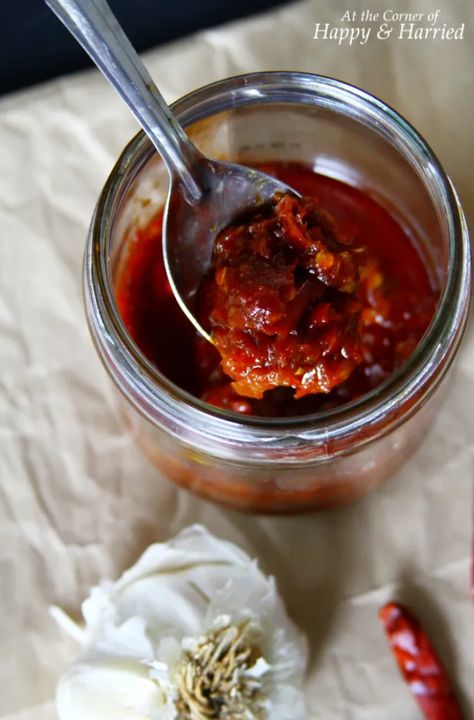 Spicy Garlic Sauce Recipe, Recipes With Chili Garlic Sauce, Firecracker Sauce, Chili Oil Recipe, Red Chili Paste, Chili Sauce Recipe, Thai Chili Sauce, Garlic Sauce Recipe, Red Chili Sauce