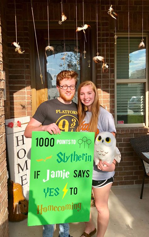 She loves everything Harry Potter so it only made sense to use it for Homecoming Homecoming Proposal Ideas Harry Potter, Hunger Games Hoco Proposal, Harry Potter Homecoming Proposal, Harry Potter Hoco Proposals, Harry Potter Promposal, Funny Promposals, Proposal Ideas Romantic, Hoco Proposal Ideas, Hoco Signs