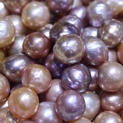 Item: white Baroque pearl Beads Beads Size------------- 8x10mm Quantity: 1 strand ( Approx 15 inches ) Approx. how many beads on a 15 inch strand ?  About 20 beads for one strand in 8-10mm About 65 beads for one strand in 6 mm Colored Pearls, Baroque Pearl Jewelry With Colorful Beads For Gift, Purple Pearl Aesthetic, Cheap Colorful Pearl Beads, Classic Baroque Pearl Bead Jewelry, Polished Baroque Pearl Beads Jewelry, Resort 2017 Fashion, Sea Life Art, Loose Pearls