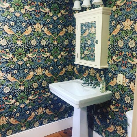 Katie Baldwin on Instagram: “Going with this week’s theme.... another fabulous bathroom shot.... a spot to wash hands!!!! Be safe everyone and enjoy our artist’s…” Best Bathroom Faucets, Traditional Powder Room, Wallpaper Powder Room, William Morris Wallpaper, Morris Wallpapers, Floral Bathroom, Wall Mount Faucet Bathroom, Aesthetic Bathroom, Widespread Bathroom Faucet