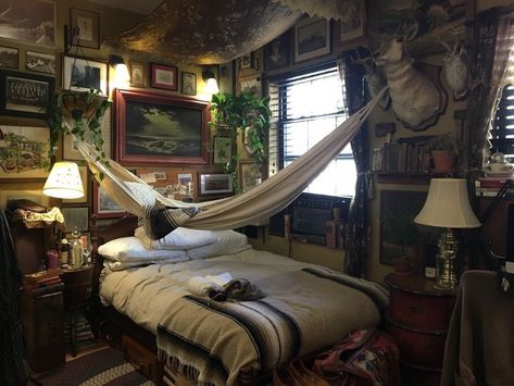 Antique Earthy Bedroom, Masculine Room Aesthetic, Books In Room, Themed Bedrooms, Dekorasi Kamar Tidur, Room Goals, Pretty Room, Aesthetic Rooms, Dreamy Room