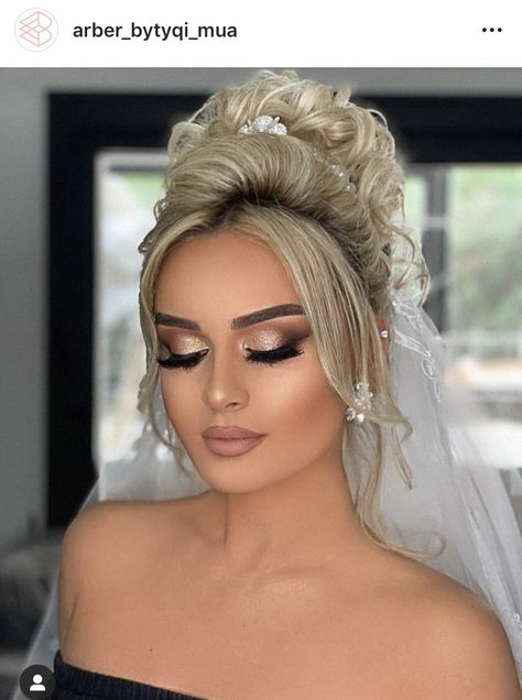 Wedding Hairstyles For Bride, Hairstyles For Bride, Glam Bride Makeup, Dramatic Wedding Makeup, Classic Wedding Hair, Wedding Eye Makeup, Glam Wedding Makeup, Wedding Makeup For Brown Eyes, Wedding Hairstyles Bride