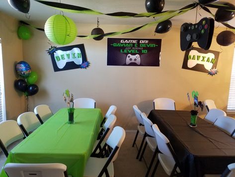 Gamer Party Decorations Diy, Level 10 Birthday Party, Gamer Party Food, Gaming Party Ideas Boys, Gamer Party Ideas, Gamer Birthday Party Ideas Boys, Gamer Birthday Party, Dollar Tree Gamer Party, Xbox Party Decorations