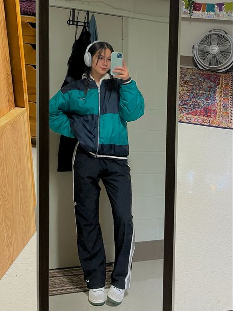 Reebok windbreaker New balance 550 Nb550 Track pants Nike Green Braids and bangs Headphones Streetwear Braids And Bangs, Green Braids, Track Pants Nike, Track Pants Outfit, Reebok Windbreaker, Balance 550, Pants Nike, Balance Sneakers, New Balance Sneakers