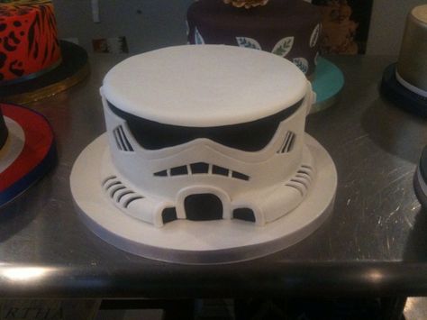 stormtrooper cake | Flickr - Photo Sharing! Stormtrooper Cake, Star Wars Cakes, Storm Trooper Cake, Star Wars Cake Toppers, Star Wars Birthday Cake, Star Wars Cookies, Patty Cake, Diy Birthday Cake, Storm Troopers