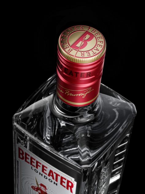 Beefeater Gin on Behance Beefeater Gin, Beefeater London, Stranger And Stranger, Branding Packaging, Keep In Touch, Planner Design, Graphic Design Branding, Brand Packaging, Design Branding