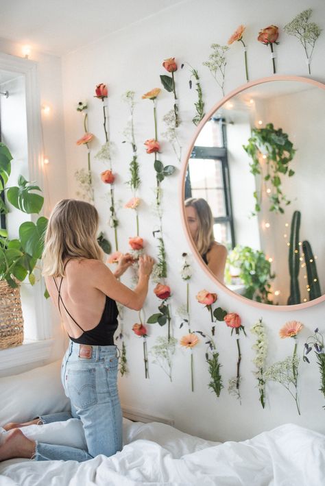 How to Make a DIY Flower Wall — DELANEY BEDROSIAN Flower Wall Decor Diy, Wall Bedroom Diy, Diy Flower Wall, Selfie Wall, Flower Bedroom, Deco Studio, Flower Room, Dekorasi Kamar Tidur, Wall Backdrops