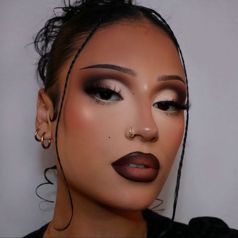 Dark Skin Makeup Looks Eyeshadows, Space Eye Makeup, Asian Prom Makeup, Goth Wedding Makeup, Black Bride Makeup, Dramatic Eyeshadow, Vampy Makeup, Dark Makeup Looks, Sultry Makeup