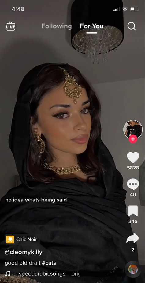 Desi Hair, Eid Makeup Look Pakistani, Desi Hairstyles, Desi Fits Black, Black Desi Aesthetic, Desi Makeup Looks, Desi Girl Makeup, Pakistani Desi Aesthetic, Aesthetic Desi Outfit Pictures