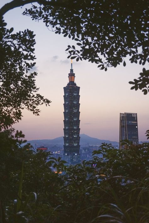 Hiking In The Rain, Taipei Travel, Golden Days, Instagram Locations, Get Shot, Taipei, City Skyline, Willis Tower, Great View