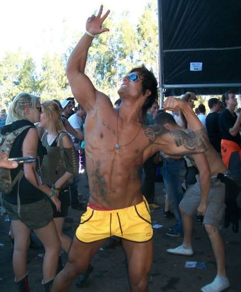 Zyzz posing Zyzz Pose, Buff Guys, No Time To Waste, Son Of Zeus, Gym Art, Human Poses Reference, Gym Inspiration, Live Forever, Human Poses