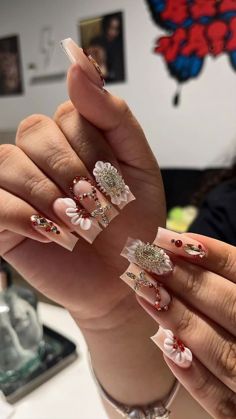 Nails With Rosary Design, Acrylic Nails Virgencita, Nails Design 2024 Short, Nails With The Virgin Mary, Rosary On Nails, Mexican Nails Ideas, Latina Nails Medium Length, Red Virgin Mary Nails, Virgen De Guadalupe Nail Ideas