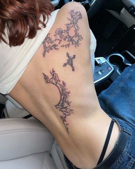 @doomcoretattoo #goth #tribaltattoo #aggrogoth #tattoostyle #grungetattoo #grunge #cyber #cybergoth #cybertribaltattoo #sketch #ink #sketchytattoo Cybergoth Tattoo, Aggrogoth Tattoo, Back Tats, Grunge Tattoo, Goth Tattoo, Cute Tats, Sketch Ink, Anime Tattoo, Aesthetic Grunge Outfit