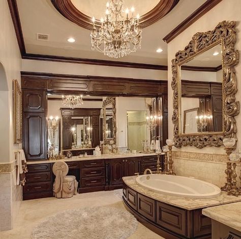 2000s Tuscan Decor, Expensive Bathroom, Old Mansions Interior, Tuscan Bathroom, Luxury Bathroom Master Baths, Dream Life House, Tuscan House, Mansion Interior, Dream House Rooms