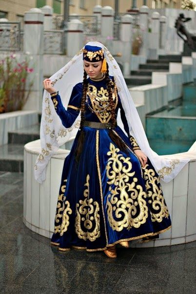 Turkish Bride Tatar Traditional Clothing, Turkish Bride, Costumes Around The World, Turkish Dress, Turkish Culture, Traditional Costume, Traditional Fashion, Folk Costume, World Cultures