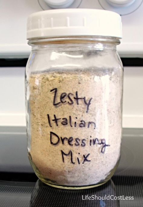 Zesty Italian Dressing Mix Recipe, Italian Dressing Mix Recipe, Homemade Dry Mixes, Zesty Italian Dressing, Italian Dressing Mix, Homemade Spice Mix, Homemade Pantry, Italian Recipe, Homemade Salads