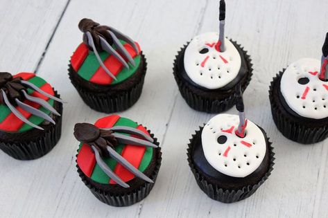 Red And Green Sweater, Hockey Cupcakes, Freddy And Jason, Movie Cupcakes, Horror Cake, Deserts Cupcakes, Magic Food, Scary Cakes, Fondant Roller