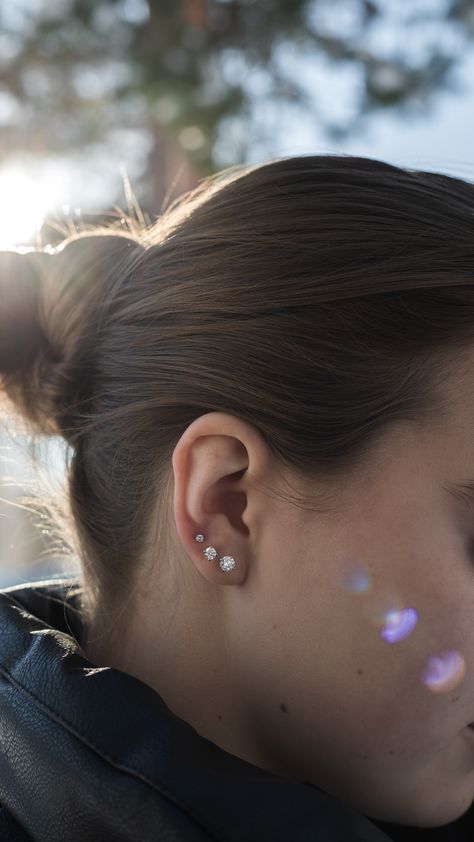 Ear Piercing Ideas Diamonds, Ear Piercings Diamond Studs, Diamond Earring Stack, Diamond Ear Piercings, Ear Piercing Ideas Both Sides, Minimalist Ear Piercings, Piercings For Girls, Girly Jewelry, Shine Bright