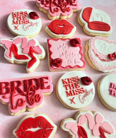 Kiss The Miss Goodbye Cookies, Red Pink Party Decor, Craft Night Party, Bridal Shower Bachelorette Party Ideas, Bachelorette Cookies, Bridal Cookies, Homemade Wedding Favors, Bridal Shower Inspo, Pink Cookies