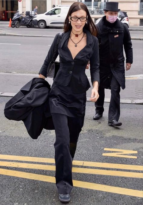 Corp Core, Bella Hadid Outfits, Corporate Fashion, March 4, Geek Chic, 가을 �패션, Mode Vintage, Mode Inspiration, Bella Hadid