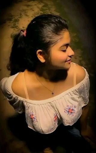 Bold Poses, Fake Pfp, Blouse Images, Nice Men, Gals Photos, Bollywood Hairstyles, Anupama Parameswaran, Brick Texture, Actress Images