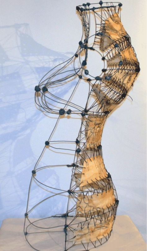 life-size wire, pencil, paper, string a lifsize bust off a woman made from wire, with paper strung inbetween segments  depicting the human skeleton. Artist- Franscois Potgieter Wire Sculpture Human, The Human Skeleton, Form Sculpture, Sculpture Images, Human Sculpture, Fashion Reference, Human Skeleton, Diy Canvas Wall Art, Clay Wall Art