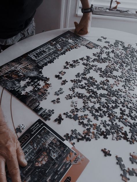 Puzzle Aesthetic Dark, Jigsaw Aesthetic, Jigsaw Puzzle Aesthetic, Elliot Aesthetic, Game Widget, Aesthetic Puzzle, Puzzle Aesthetic, Big Puzzles, Mafia Families