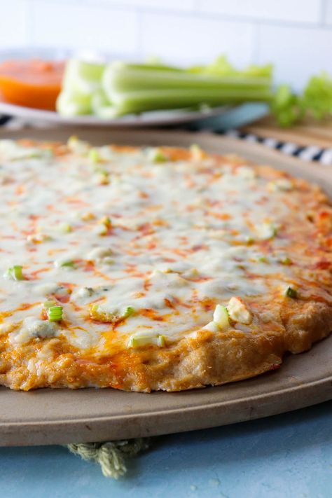 Buffalo Chicken Pizza Recipe, Buffalo Pizza, Keto Chicken Wings, Keto Buffalo Chicken, Chicken Pizza Recipe, Chicken Crust, Chicken Crust Pizza, Chicken Pizza Recipes, Buffalo Chicken Pizza