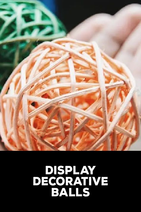 How to Display Decorative Balls Platter Display, Xmas Balls, Jar Display, Decorative Balls, Decorative Hooks, Elegant Home, Bird Cages, Elegant Home Decor, Ideas Creative