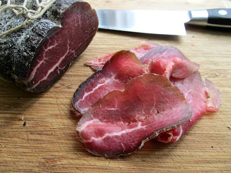 Bresaola - Home Cured Dried Beef Cured Meat Recipes, Italian Street Food, Dried Beef, Homemade Sausage Recipes, Beef Jerky Recipes, Italian Meats, Italian Recipes Traditional, Homemade Sausage, Italian Recipes Authentic