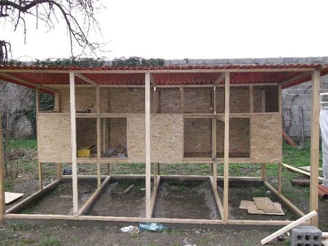 i started te extend my chicken coops for my bantams ,... Bantam Chicken Coop, Poultry Breeding Pens, Easy Diy Chicken Coop, Poultry Farm Design, Bantam Chicken, Poultry Breeds, Build A Chicken Coop, Cheap Chicken Coops, Chicken Brooder