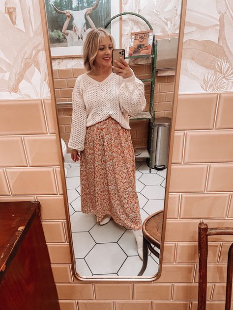 Maxi Dress With Cropped Sweater, White Sweater Over Dress, Sweater And Dress Outfit Layering, Chunky Sweater Over Dress, Sweater With Maxi Dress, Maxi Skirt With Sweater Outfit, Fall Maxi Skirt Outfits With Boots, Layering Sweaters Over Dresses, Sweater Over Maxi Dress Outfit