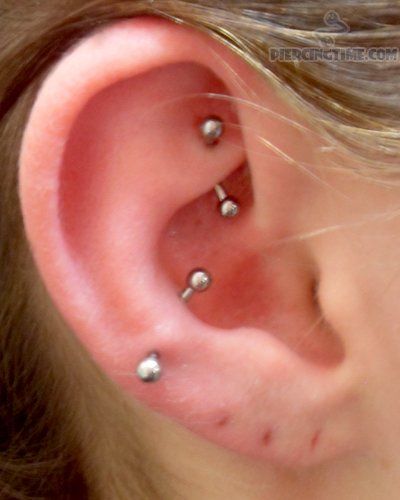 Rook and snug piercing. I absolutely love my snug, waiting for it to finish healing. The rook might be next, or helix. Conch And Snug Piercing, Snug Piercing Hoop, Faux Snug Piercing, Snug Piercing Ideas, Piercing Snug, Gold Symbol, Wish Bone, Snug Piercing, Symbol Earrings