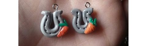 Clay Horse, Carrot Earrings, Shoe Earrings, Random Crafts, Clay Crafts Air Dry, Cute Polymer Clay, Horse Shoe, Drawing Inspo, Clay Charms